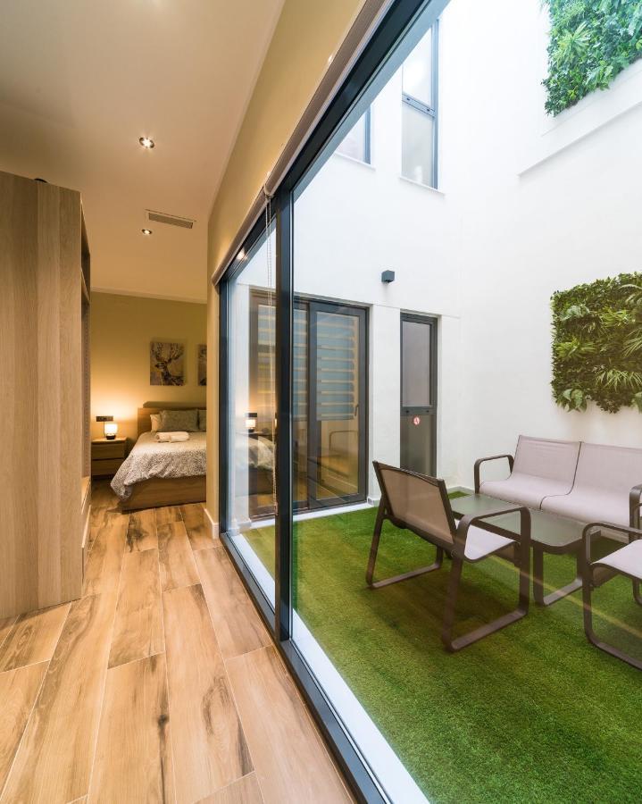 Seville Luxury Downtown Suite ภายนอก รูปภาพ