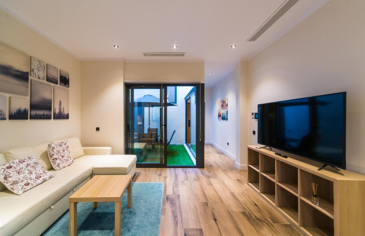 Seville Luxury Downtown Suite ภายนอก รูปภาพ