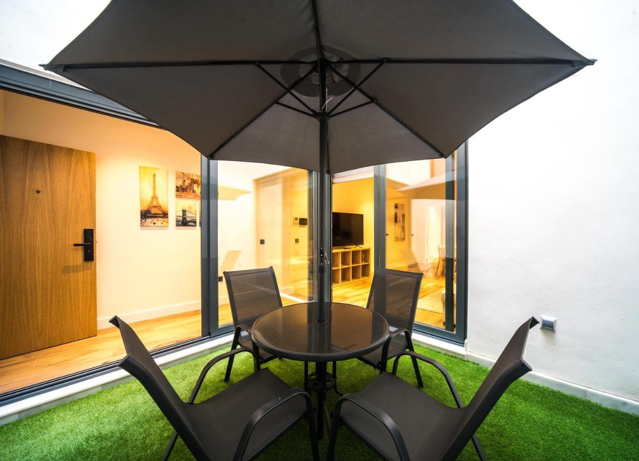Seville Luxury Downtown Suite ภายนอก รูปภาพ