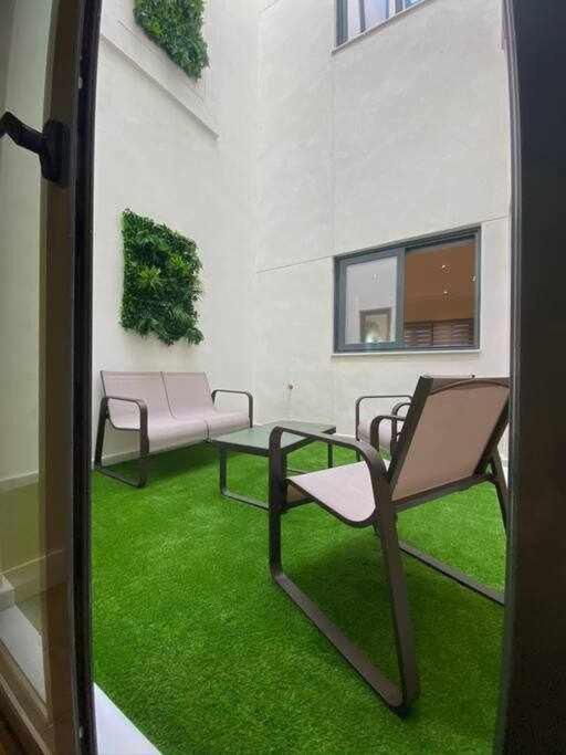 Seville Luxury Downtown Suite ภายนอก รูปภาพ