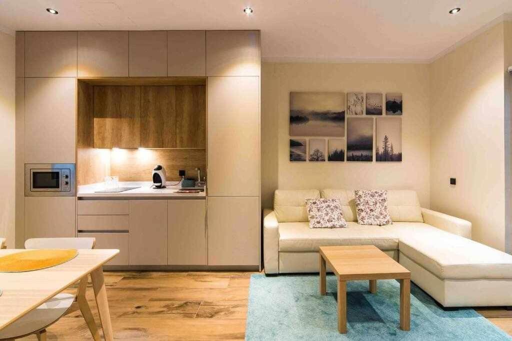 Seville Luxury Downtown Suite ภายนอก รูปภาพ