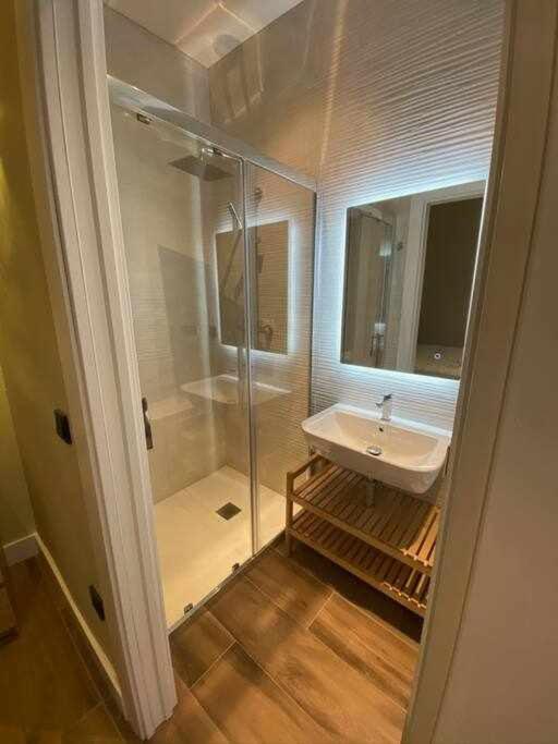 Seville Luxury Downtown Suite ภายนอก รูปภาพ